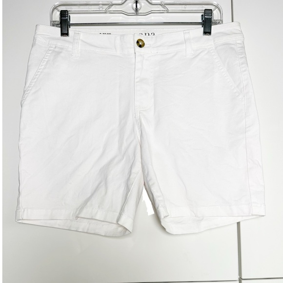 a.n.a Pants - a.n.a Mid-Rise White Twill Shorts 7” inseam Perfect Short Pockets Belt Loops